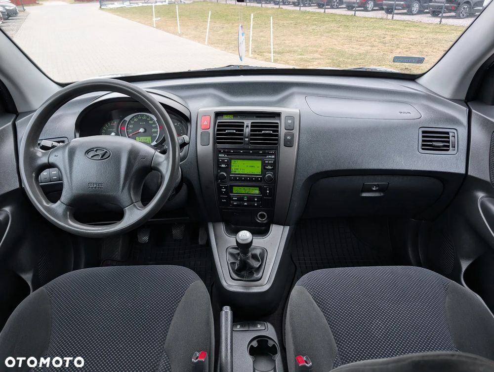 Hyundai Tucson 2.0 4WD GLS - 24