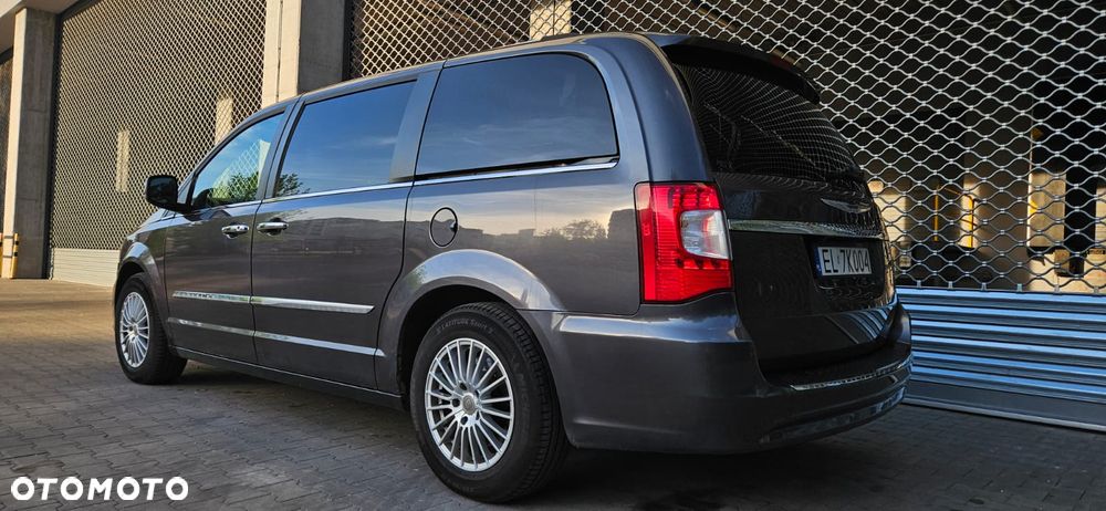 Chrysler Town & Country 3.6 Touring - 22