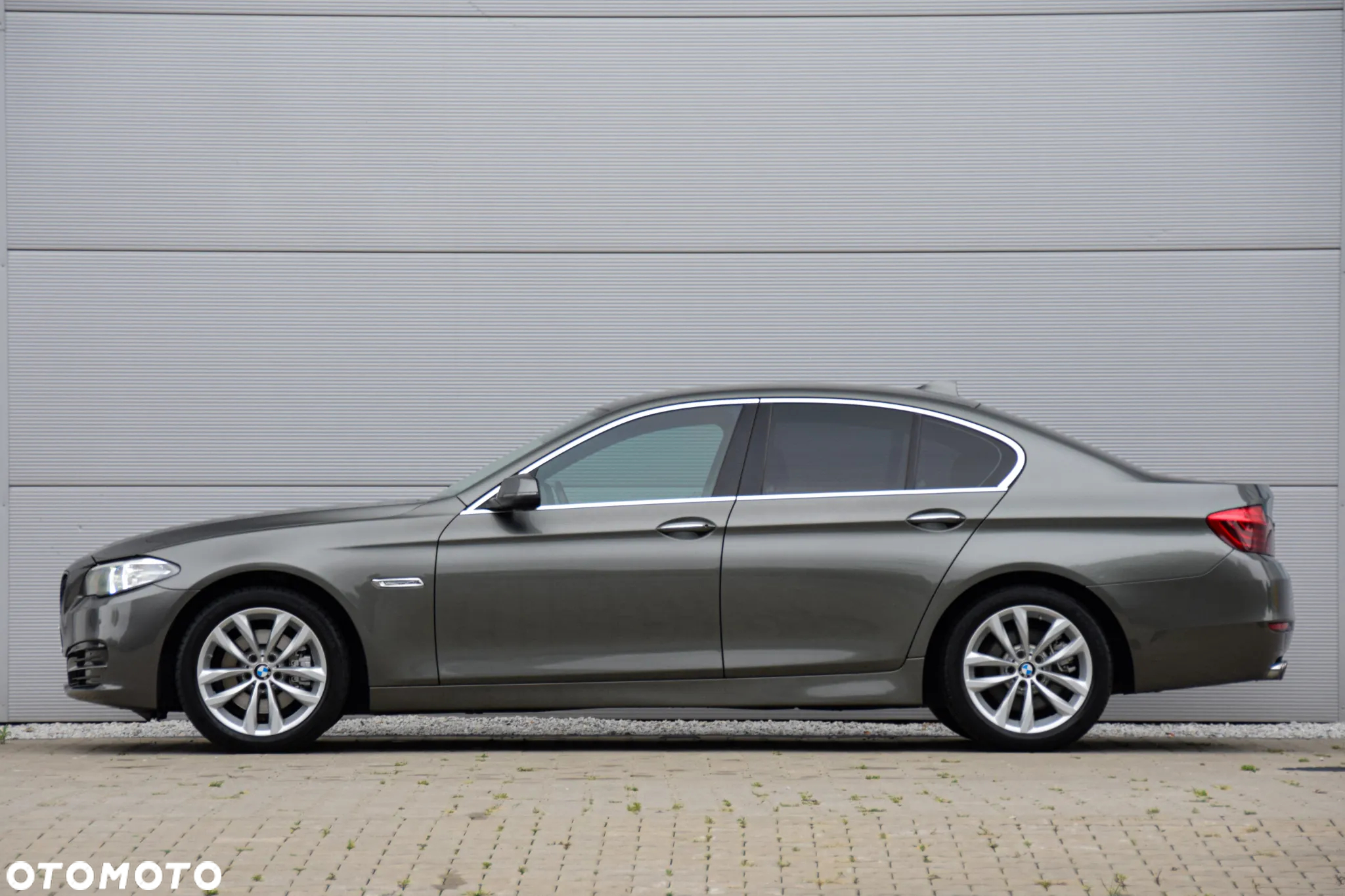 BMW Seria 5 520d xDrive - 7