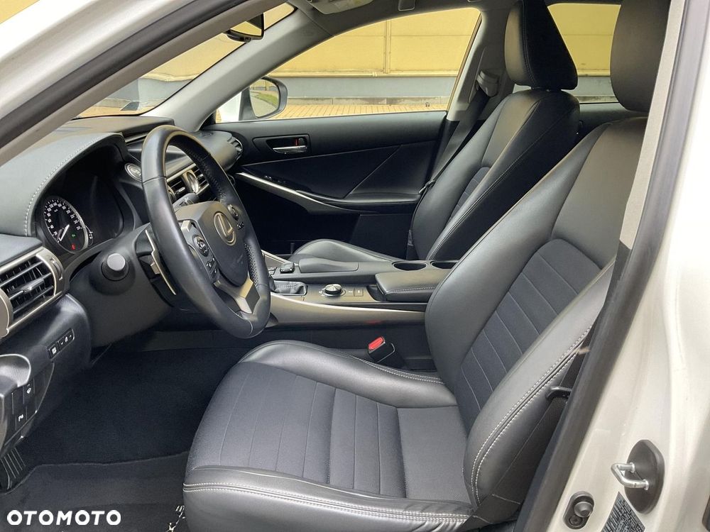 Lexus IS 250 Elegance - 10