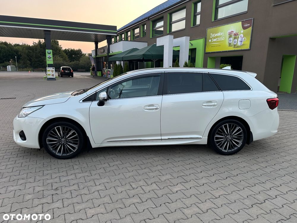 Toyota Avensis Touring Sports 1.8 Comfort - 3