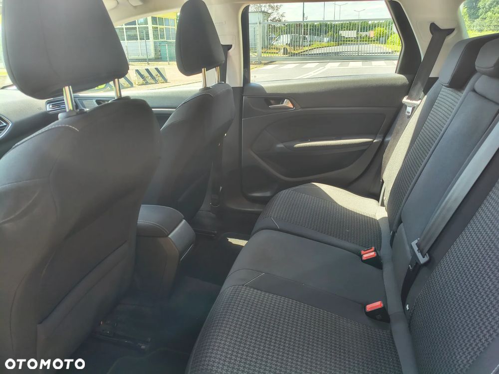 Peugeot 308 1.5 BlueHDi Active S&S EAT8 - 16