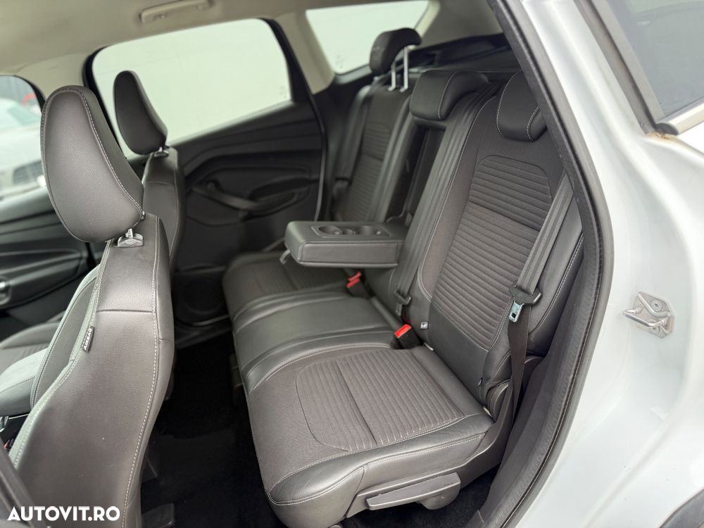 Ford Kuga 2.0 TDCi Powershift 4WD Titanium - 19