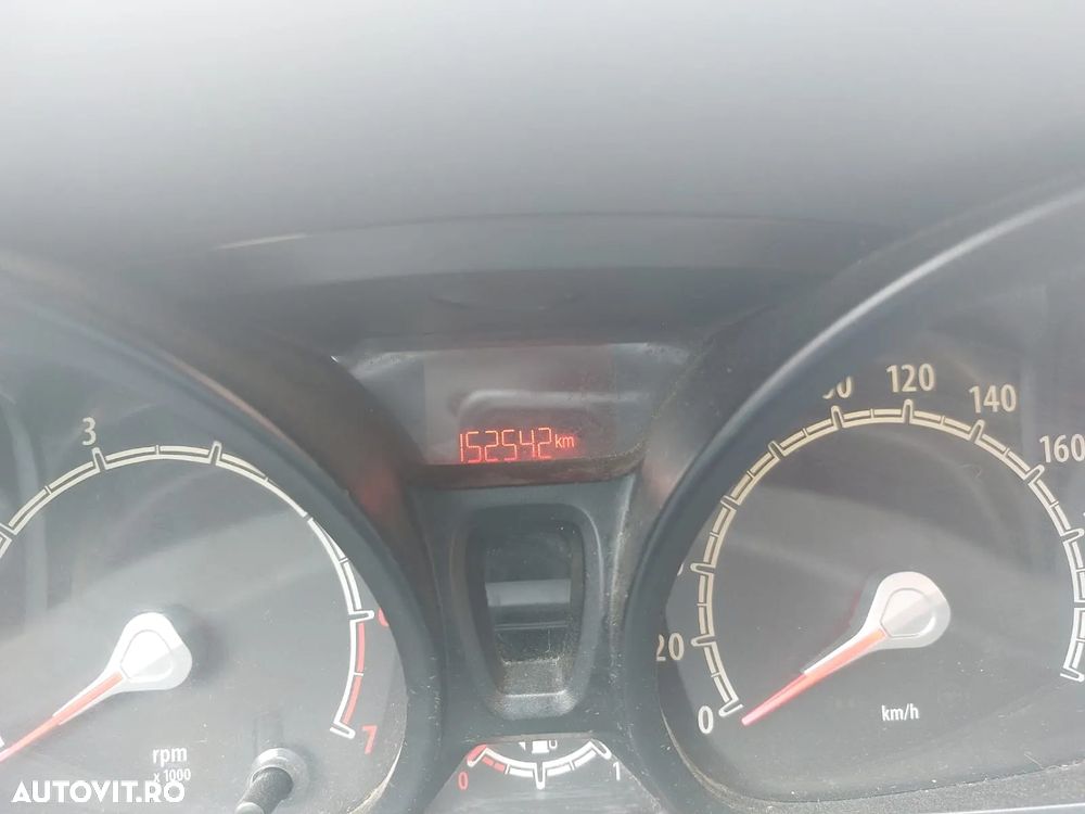 Ford Fiesta 1.4i Trend - 11
