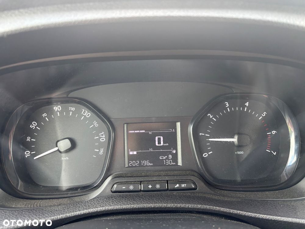 Peugeot Expert - 8
