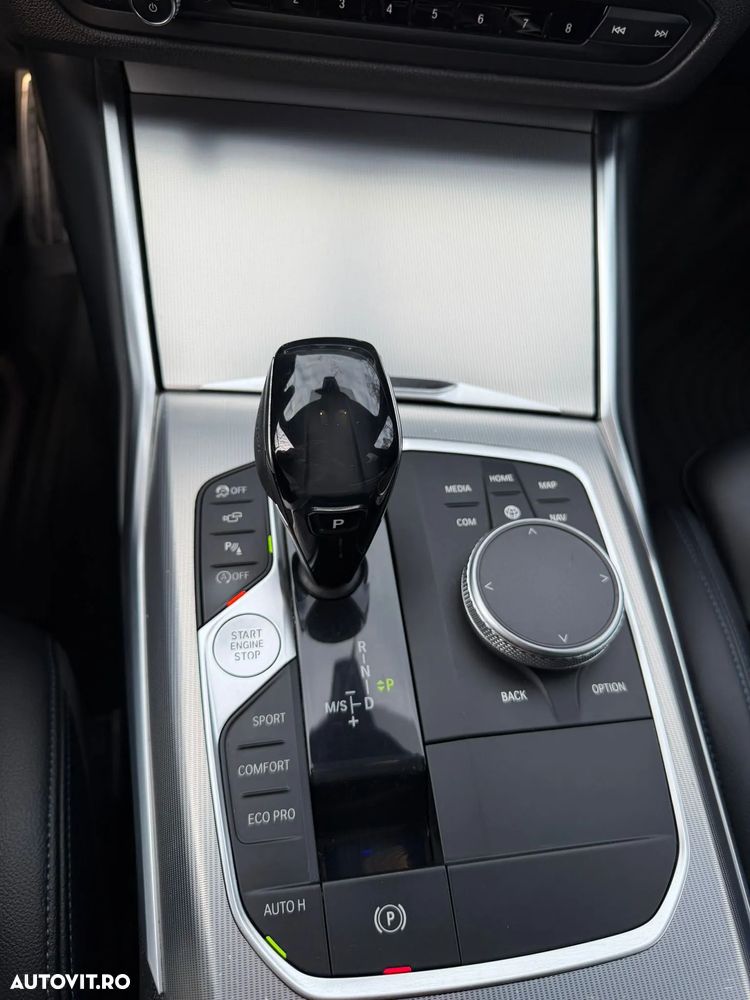 BMW Seria 3 320d xDrive AT - 32