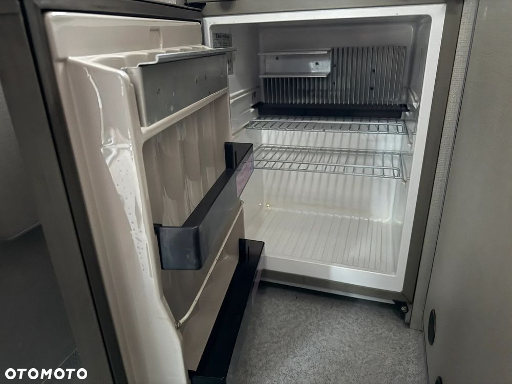 Mercedes-Benz MB100 LaStrada - 38