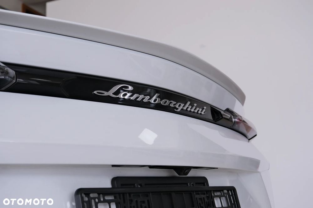 Lamborghini Urus - 16