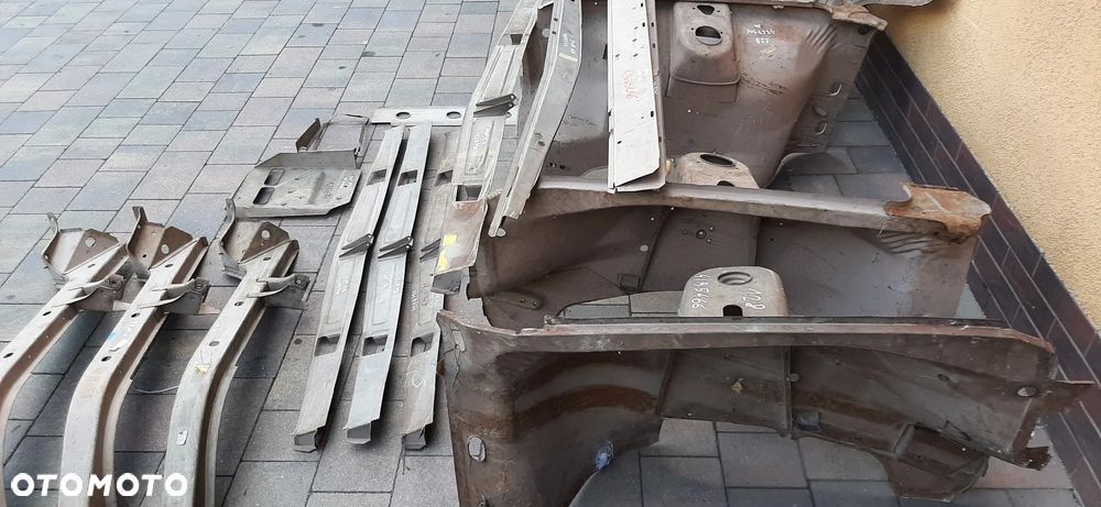 FIAT 850 FIAT 124 125 127 130 131 132 NOWE oryg. ele.  karoserii - 9