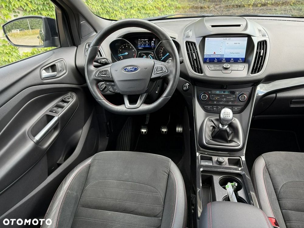 Ford Kuga 1.5 EcoBoost 2x4 ST-Line - 17