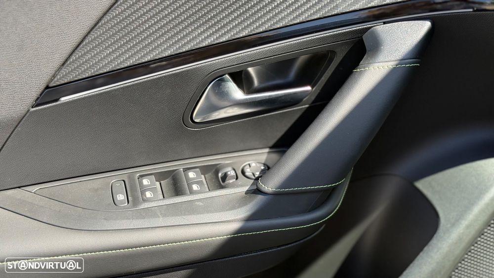 Peugeot e-2008 54 kWh GT - 19
