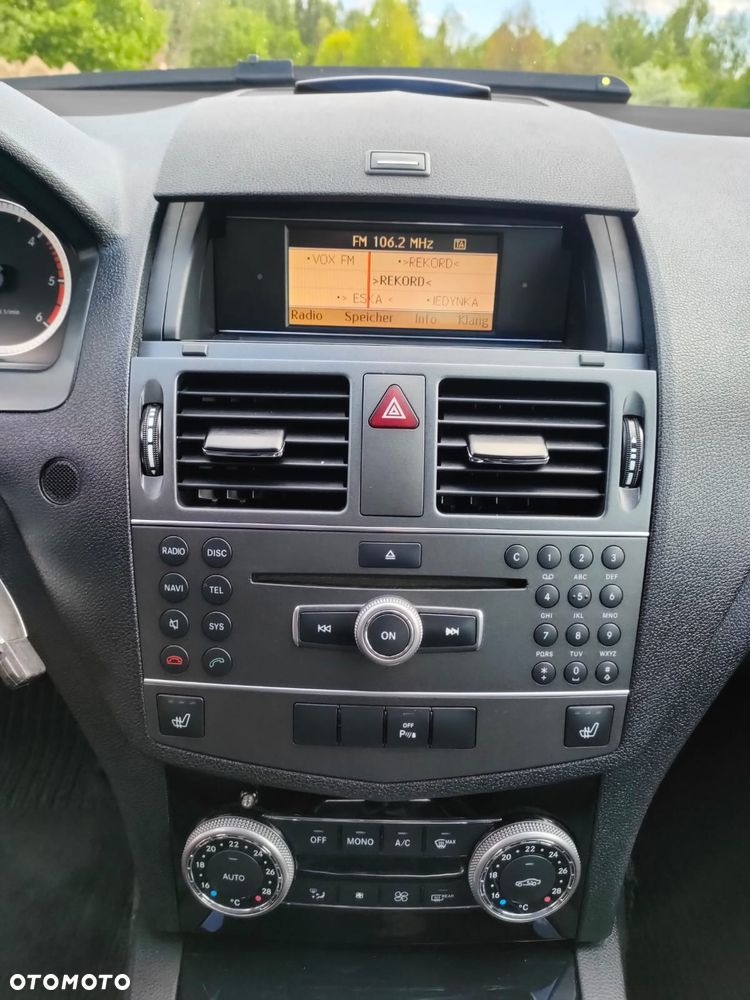 Mercedes-Benz Klasa C 200 CDI DPF (BlueEFFICIENCY) Avantgarde - 35