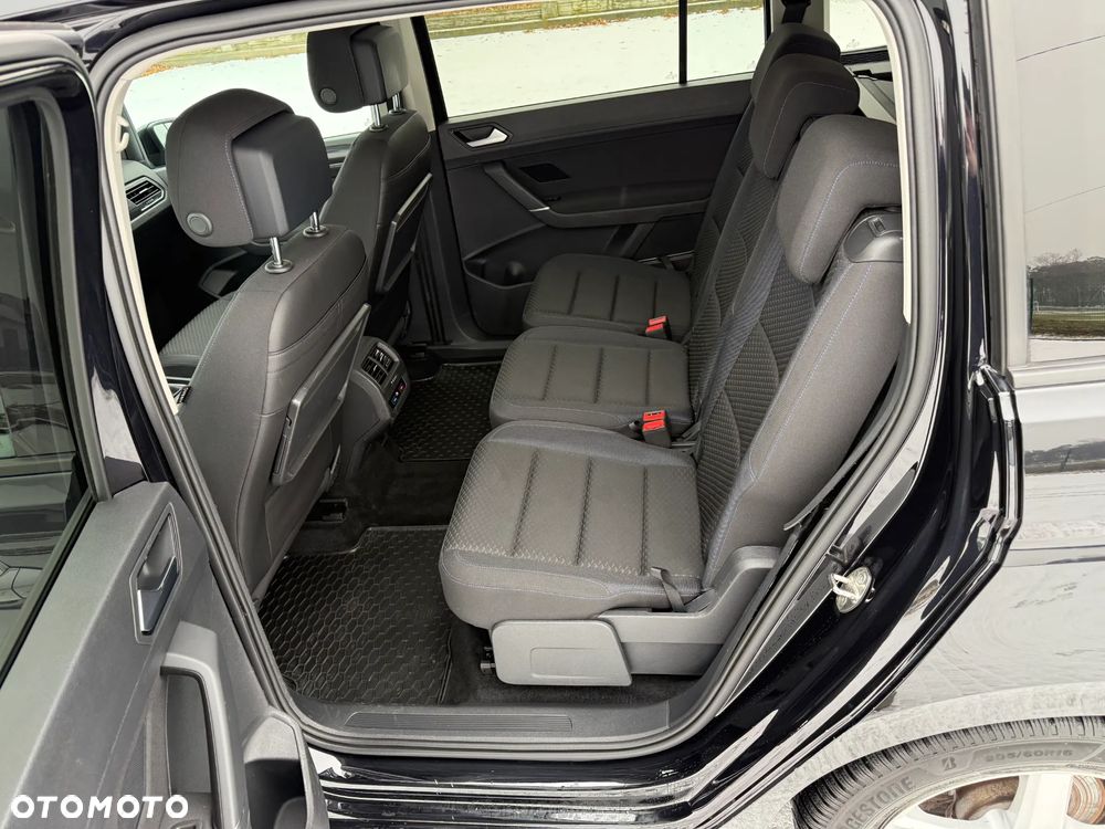 Volkswagen Touran 2.0 TDI SCR DSG UNITED - 23