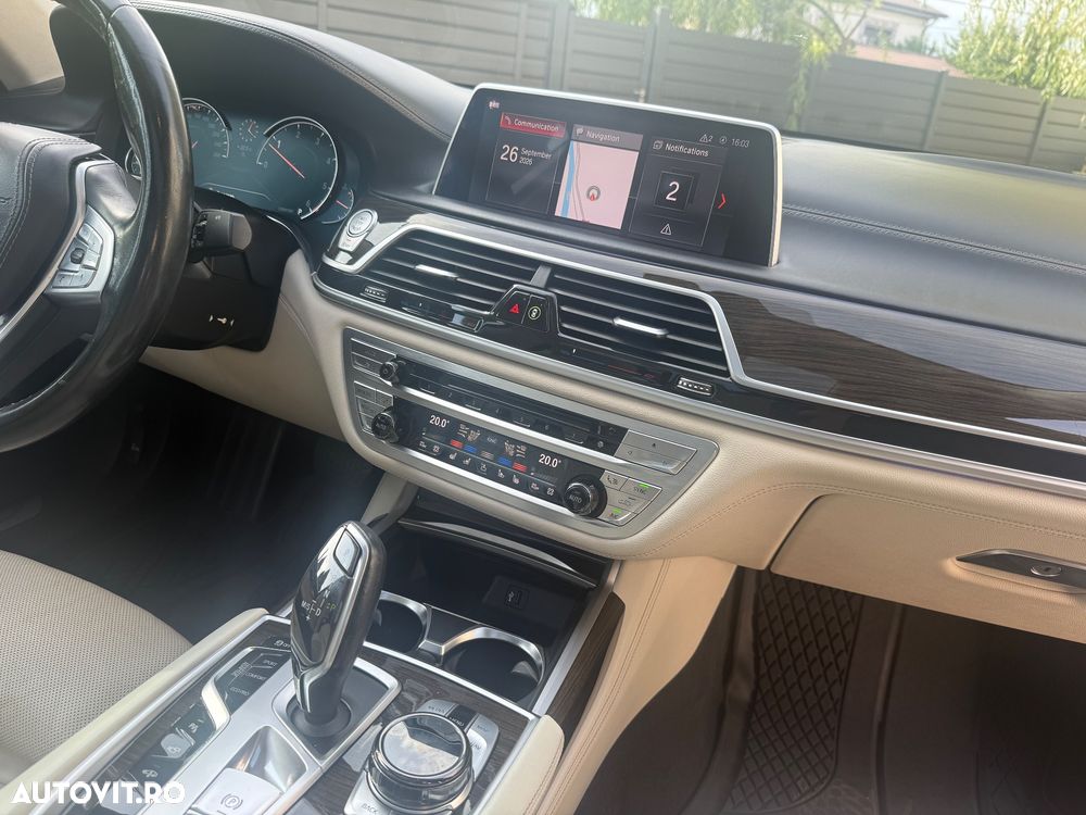 BMW Seria 7 - 35