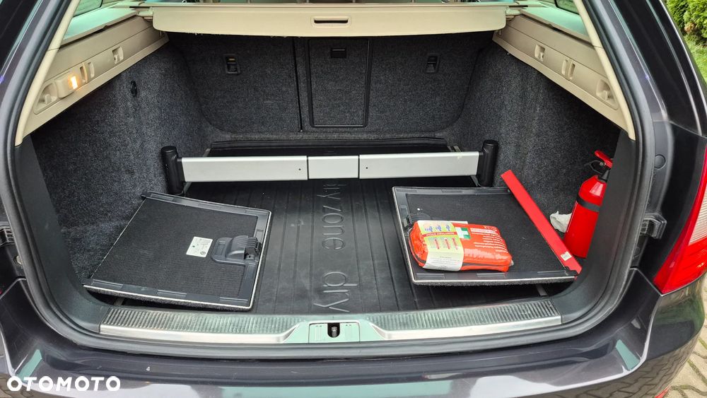 Skoda Superb 2.0 TDI L&K DSG - 28