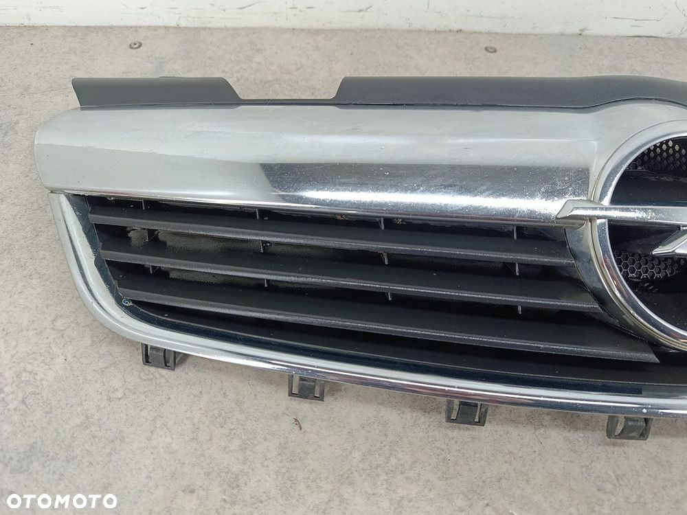 ATRAPA GRILL GRIL OPEL ZAFIRA B 13136136  13150867  13150868  13136138 1.9 - 2