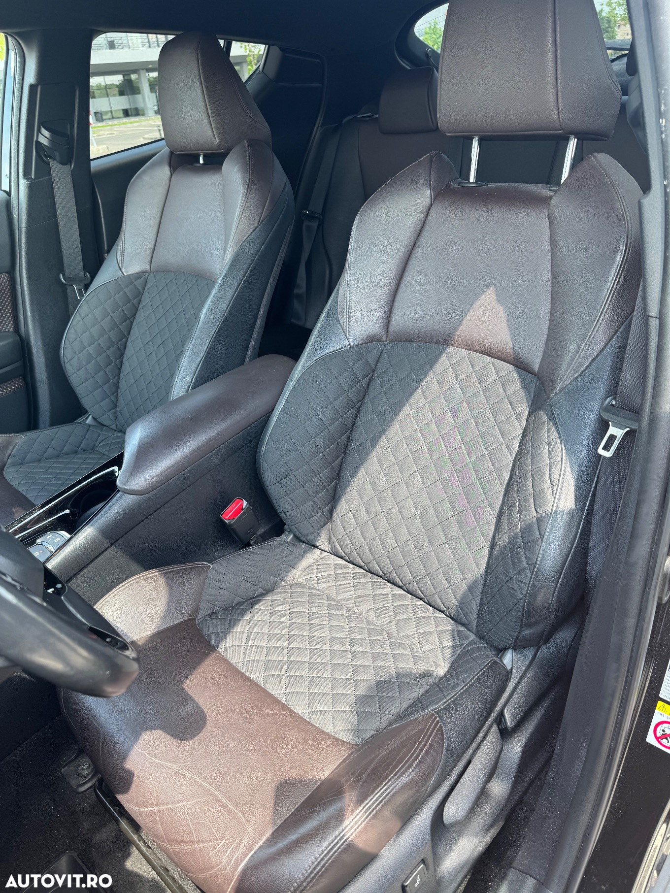 Toyota C-HR 1.8 HSD 122 CP 4x2 CVT C-lassy - 12