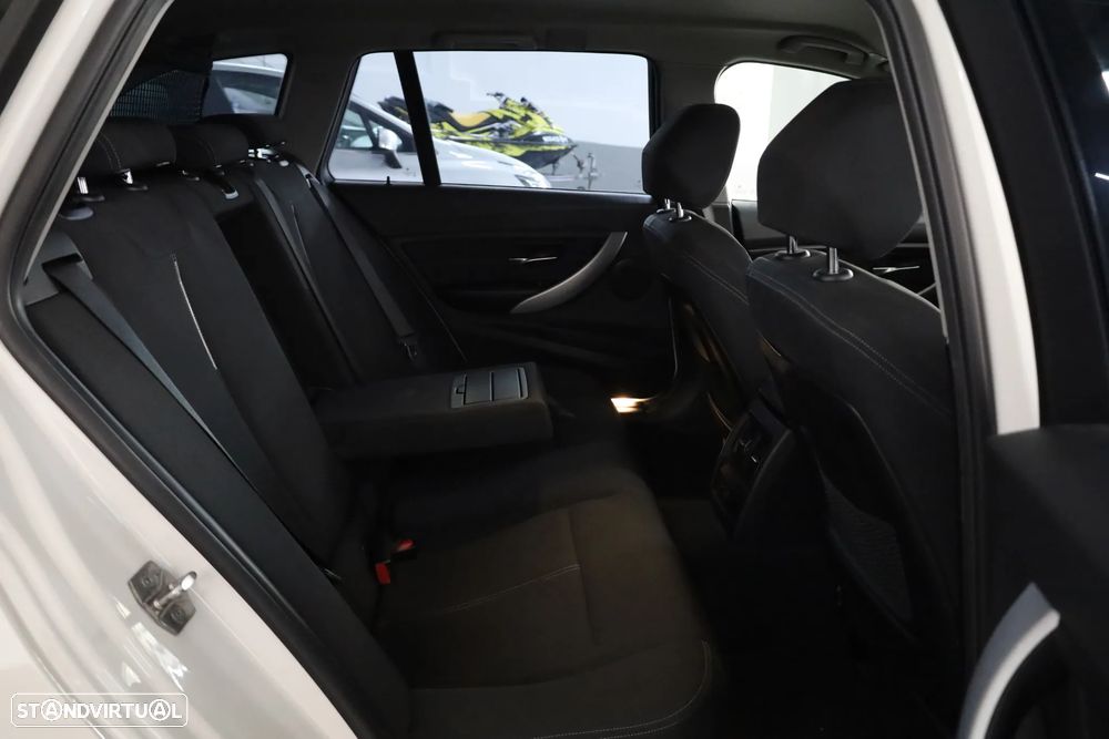 BMW 318 d Aut. Sport Line - 7