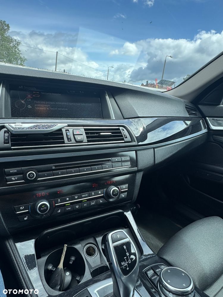 BMW Seria 5 535d xDrive - 11