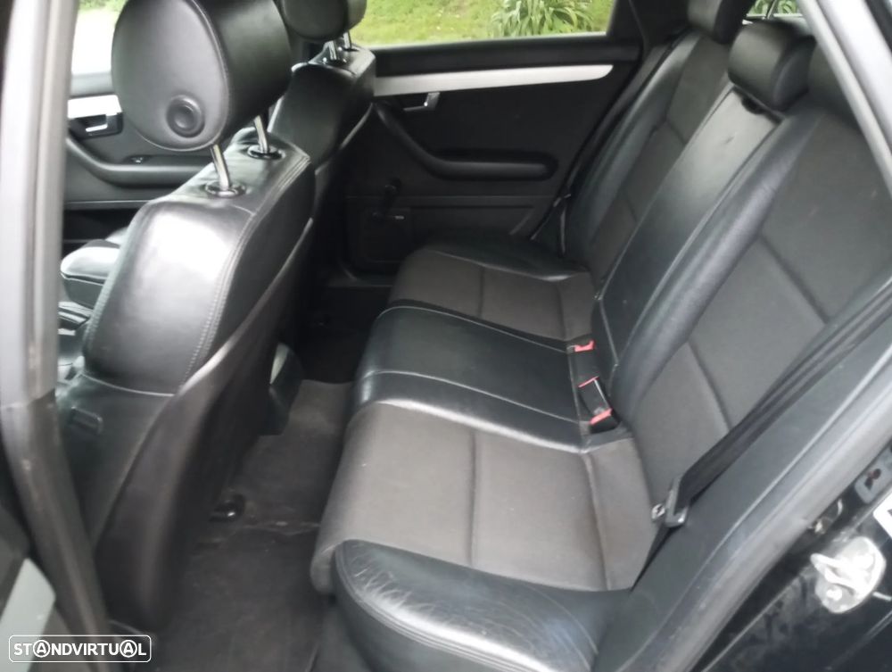 Audi A4 Avant 2.0 TDI S-line - 37