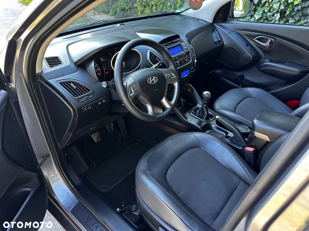 Hyundai ix35 1.6 2WD Fifa World Cup Edition - 21