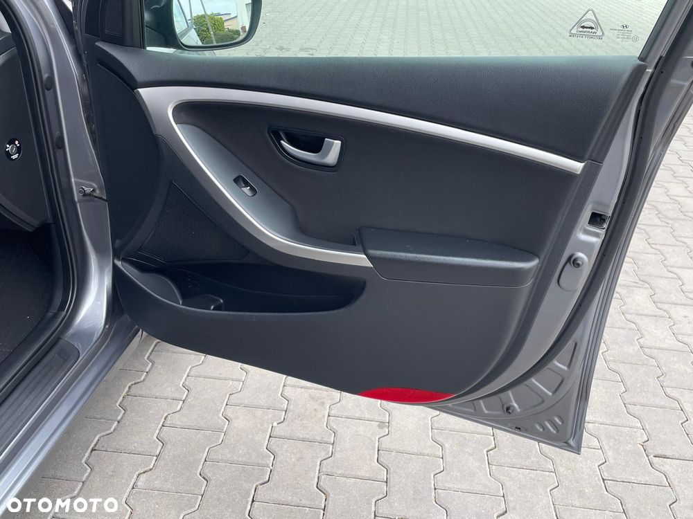 Hyundai i30 i30cw 1.4 UEFA EURO 2012 Edition - 24
