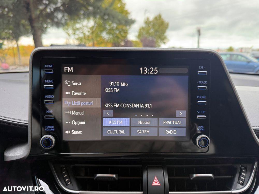 Toyota C-HR Lounge - 36