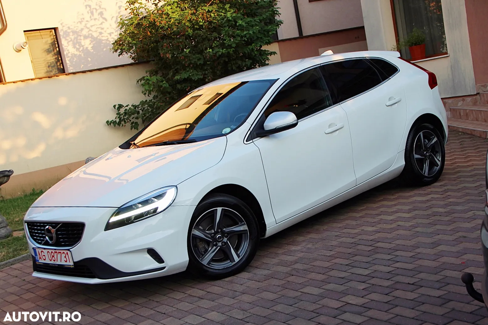 Volvo V40 D3 Geartronic RDesign - 9