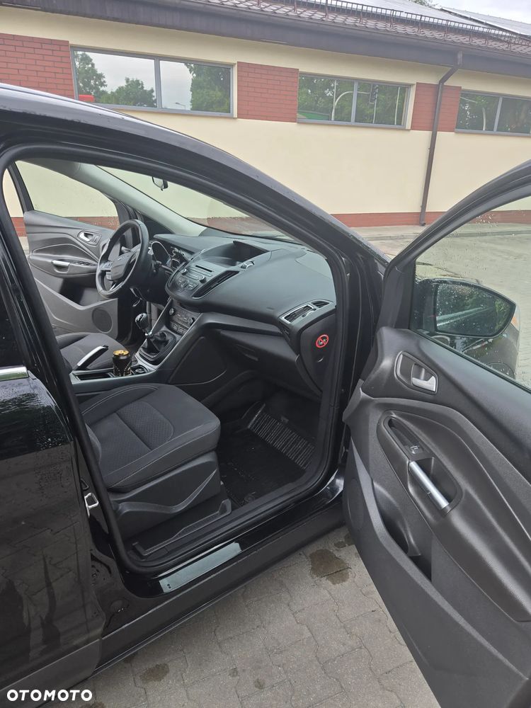Ford Kuga 1.5 EcoBoost 2x4 Trend - 13