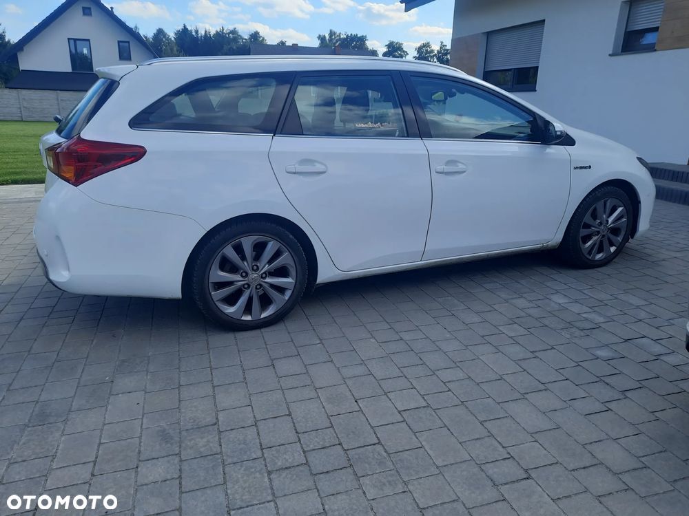 Toyota Auris 1.8 HSD Luna - 6