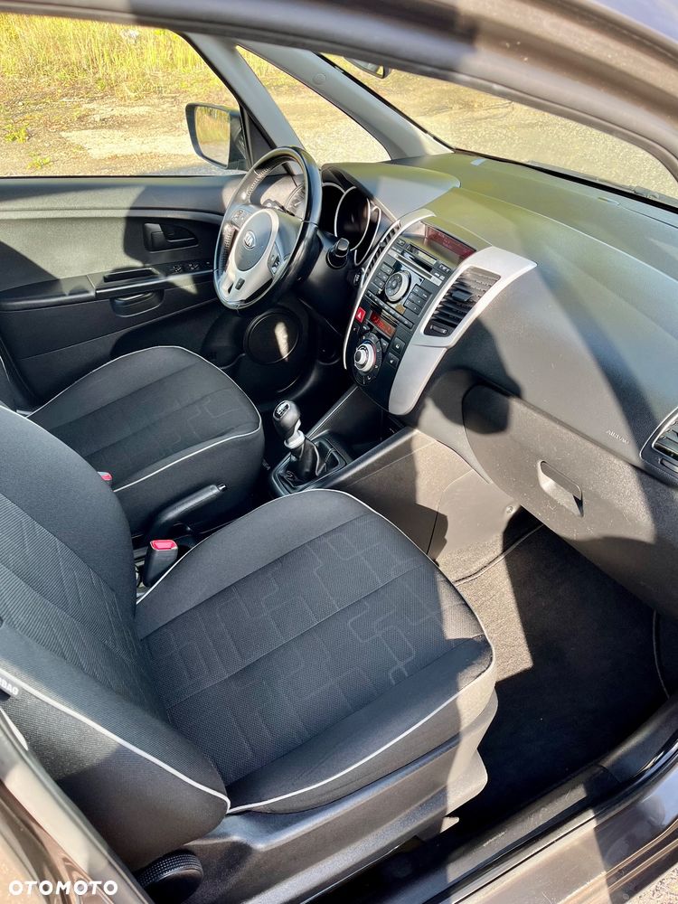 Kia Venga - 12