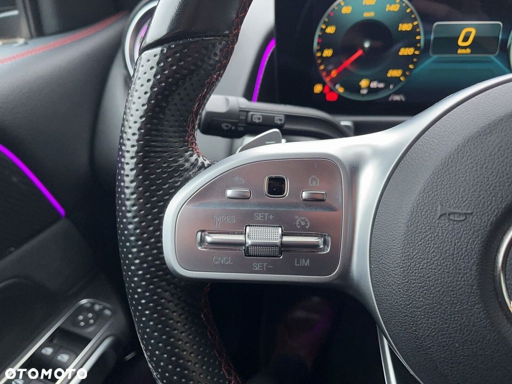 Mercedes-Benz GLB 200 d 4-Matic AMG Line 8G-DCT - 20