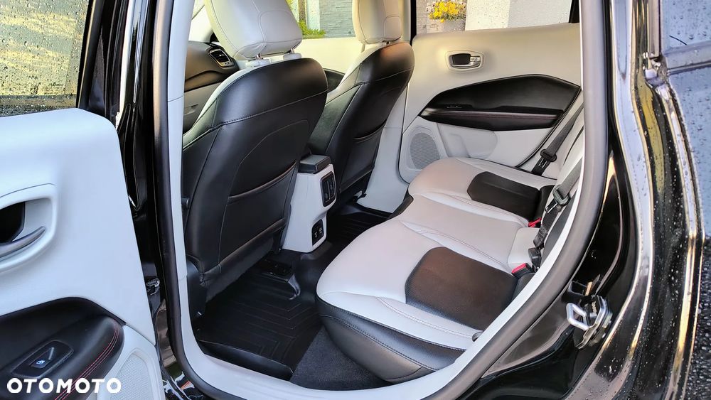 Jeep Compass - 31