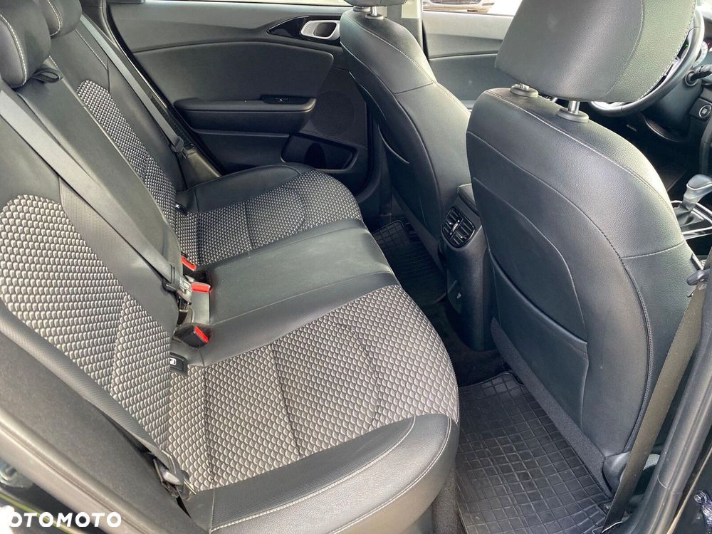 Kia Ceed - 15