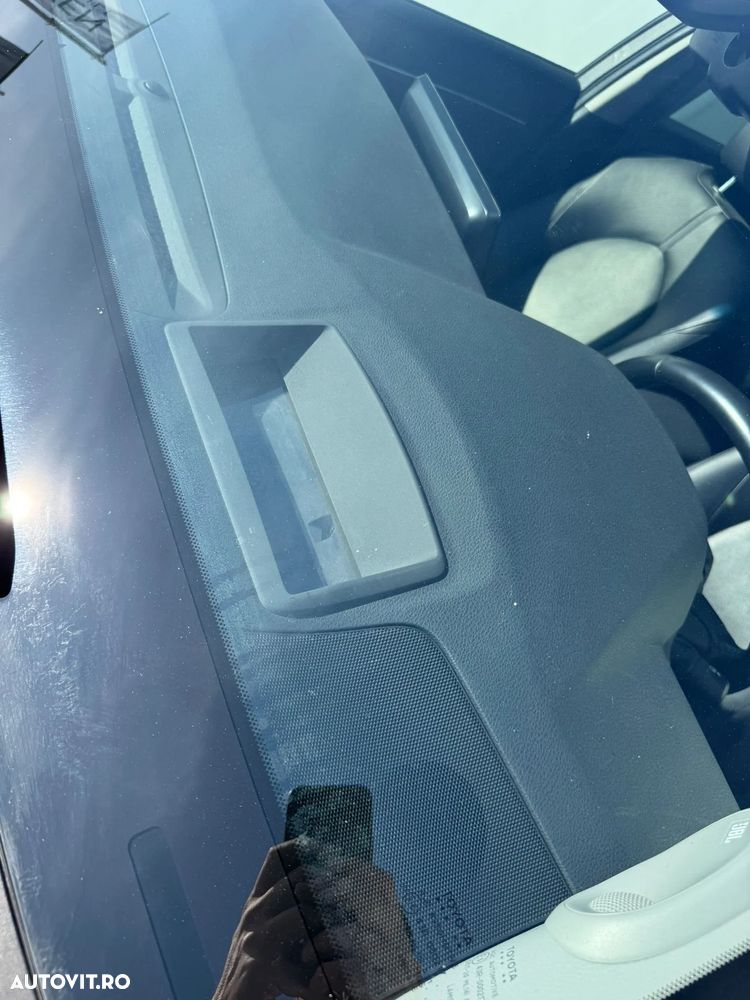 Toyota Camry Luxury - 20