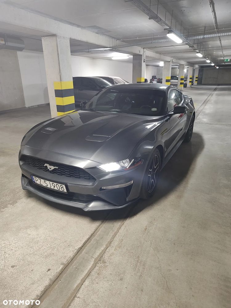 Ford Mustang - 2