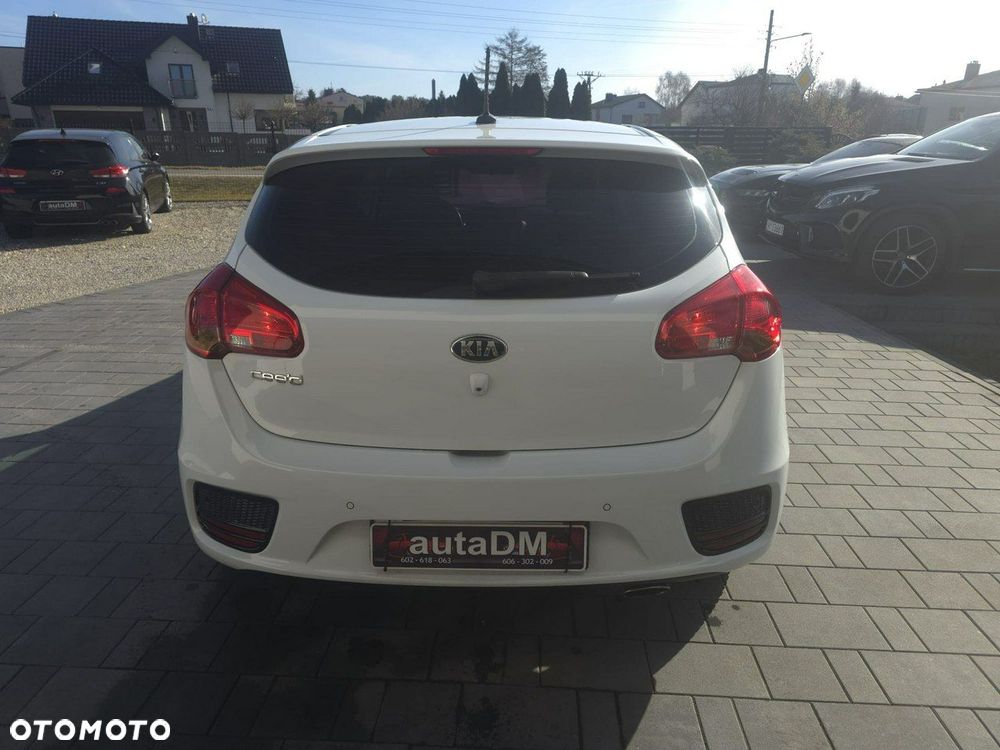 Kia Ceed - 4