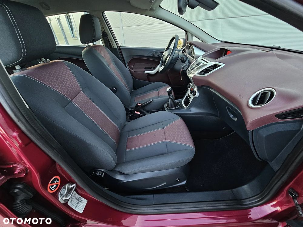 Ford Fiesta 1.25 Titanium - 33