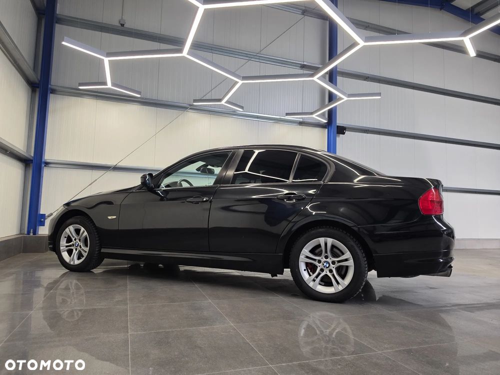 BMW Seria 3 318i - 15