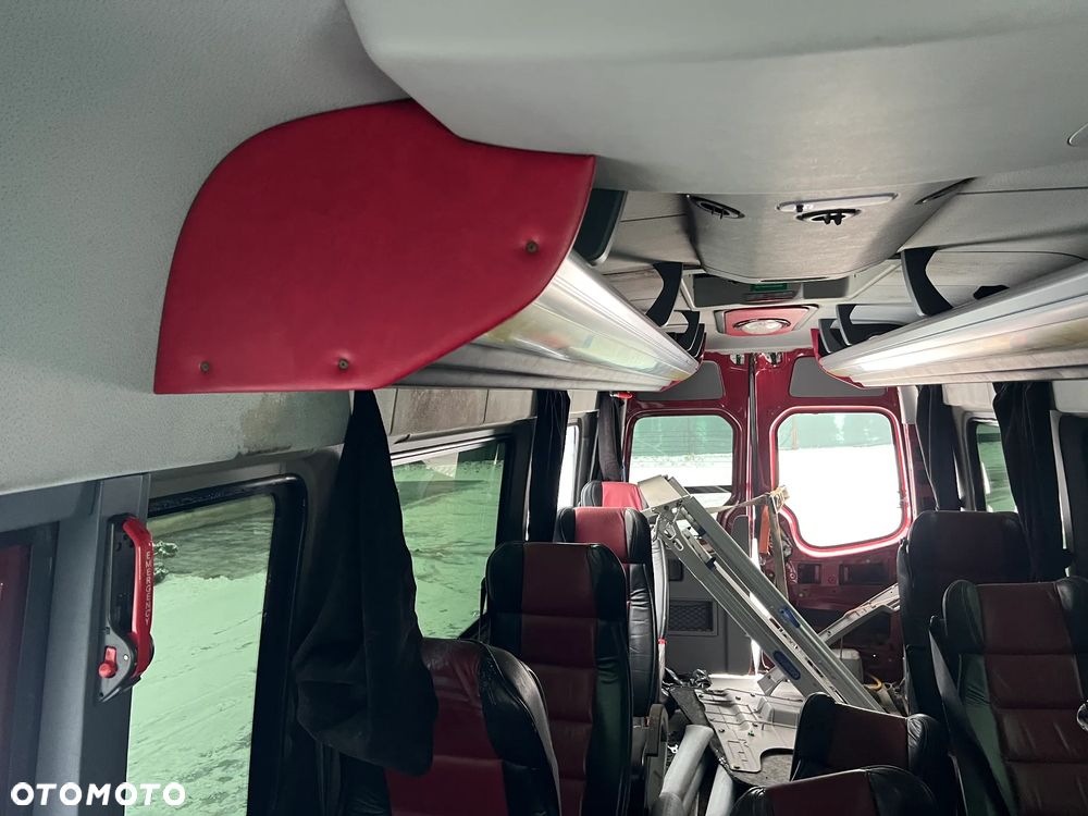 Mercedes-Benz Sprinter - 25