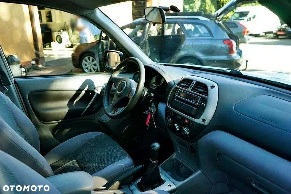Toyota RAV4 2.0 D-4D 4x4 - 20