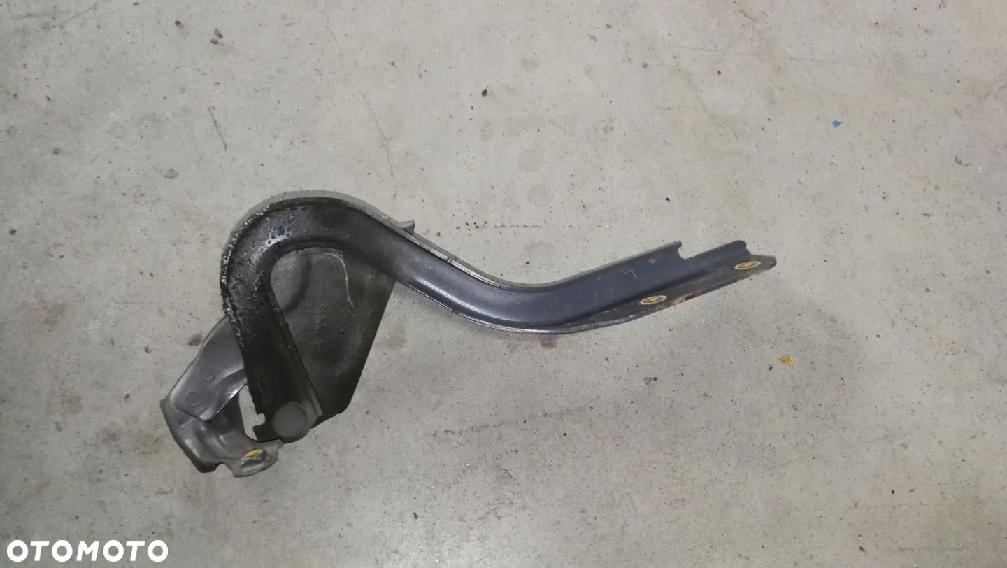 Zawias zawiasy maski prawy przód ZCE Suzuki Swift MK7 10-16 - 1