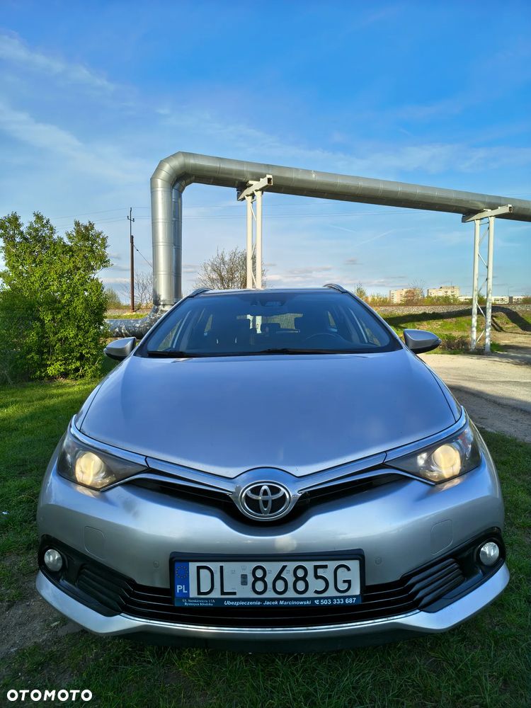 Toyota Auris 1.6 Premium - 2