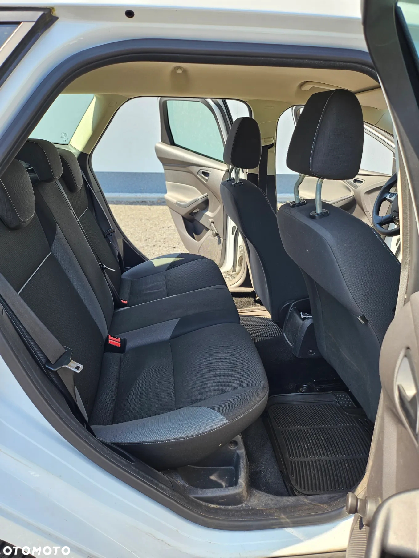 Ford Focus 1.0 EcoBoost Ambiente - 16