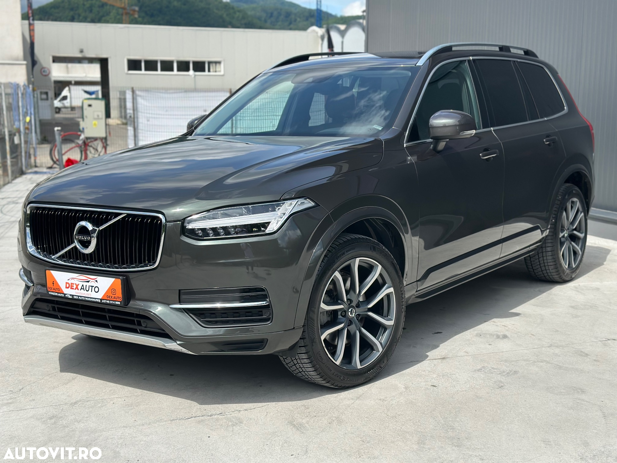 Volvo XC 90 D5 AWD Geartronic Momentum - 17