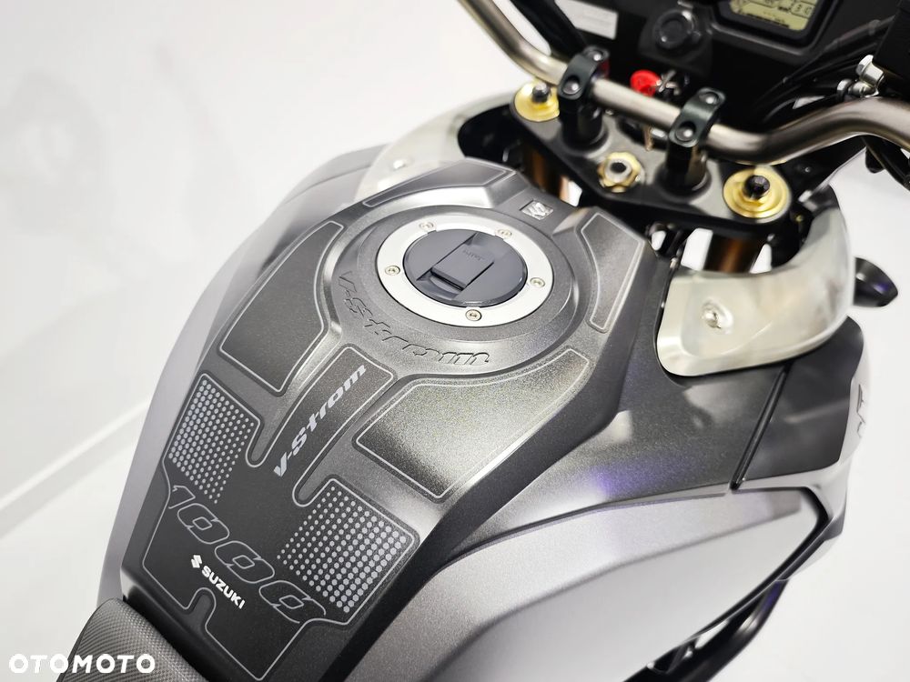Suzuki V-STROM - 14