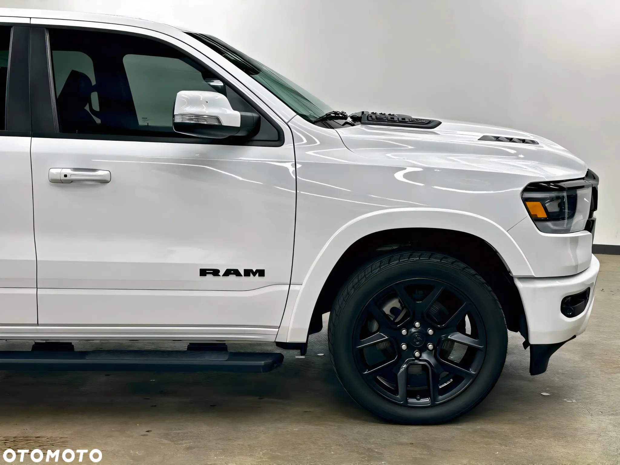 Dodge RAM 1500 5.7 4x4 - 8