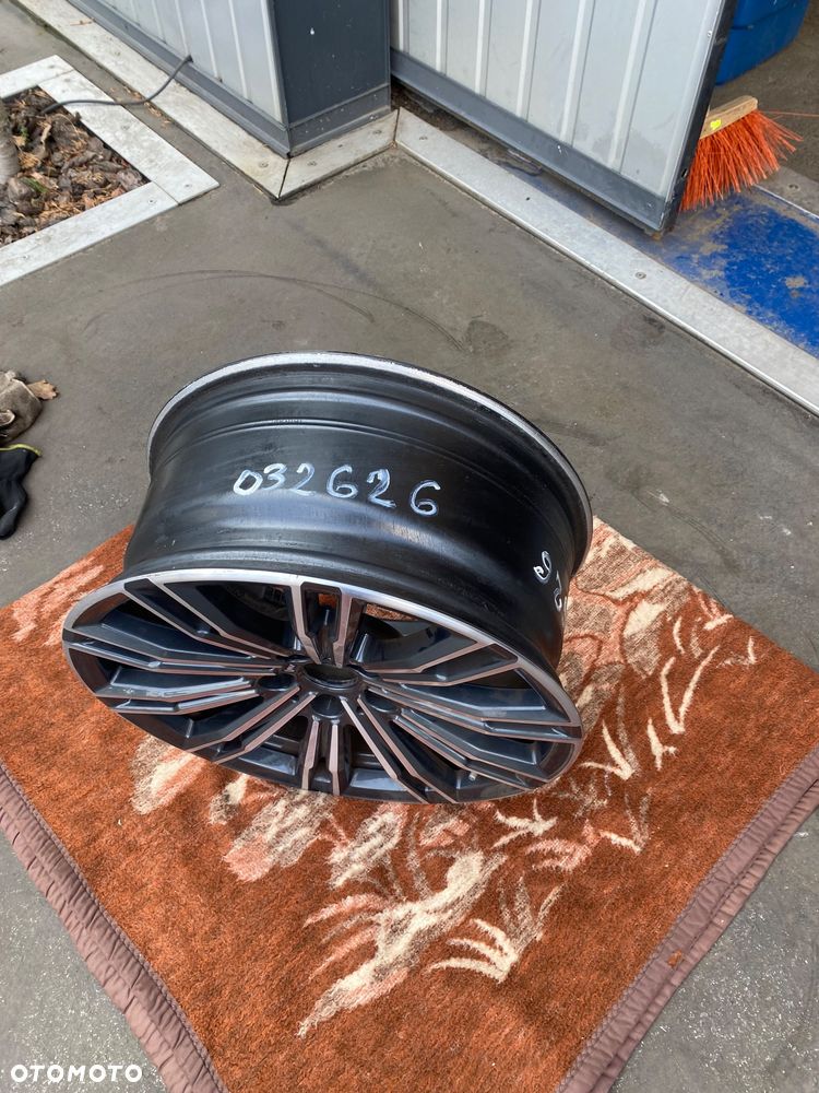 BMW 2 II G42 3 III G20 G21 4 G22 G23 M pakiet M-pakiet ORYGINALNA ! felga aluminiowa 18 cali.   8.5 J x 18  8.5Jx18  5x112 5 x 112  ET40 is 40 8 1/2 J x 18  STYLING 390M 8089891 BM0 0350  032626 - 13