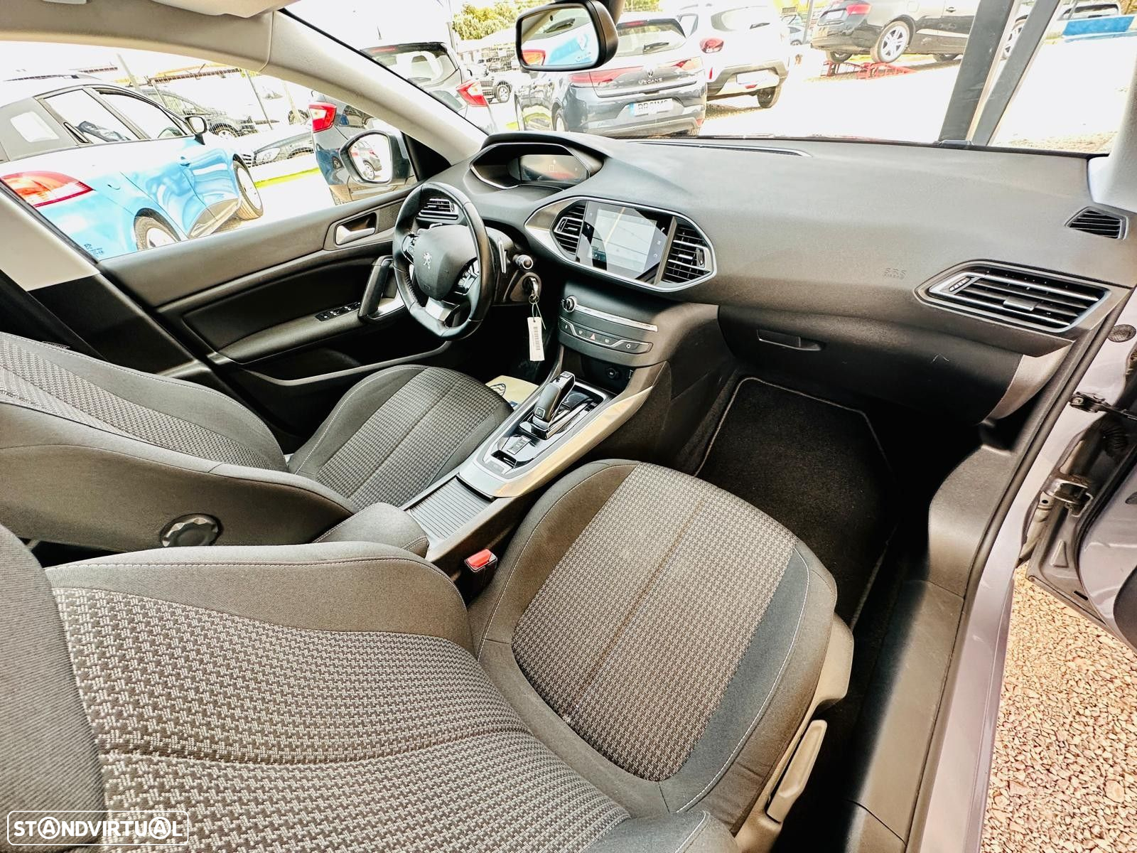 Peugeot 308 SW 1.5 BlueHDi Allure EAT6 - 26