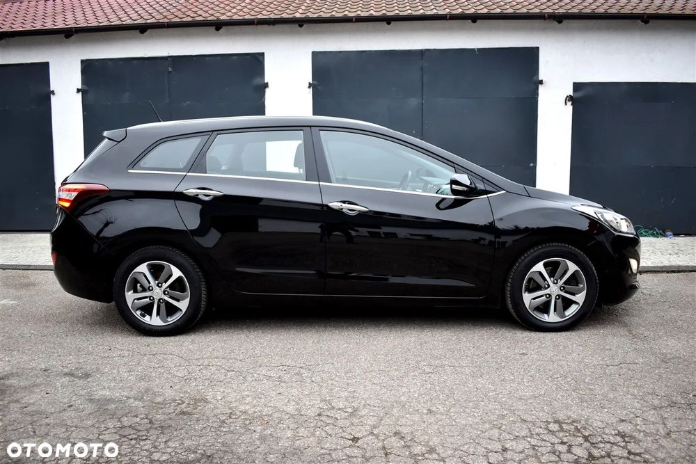 Hyundai i30 blue Kombi 1.6 CRDi DCT Trend - 4